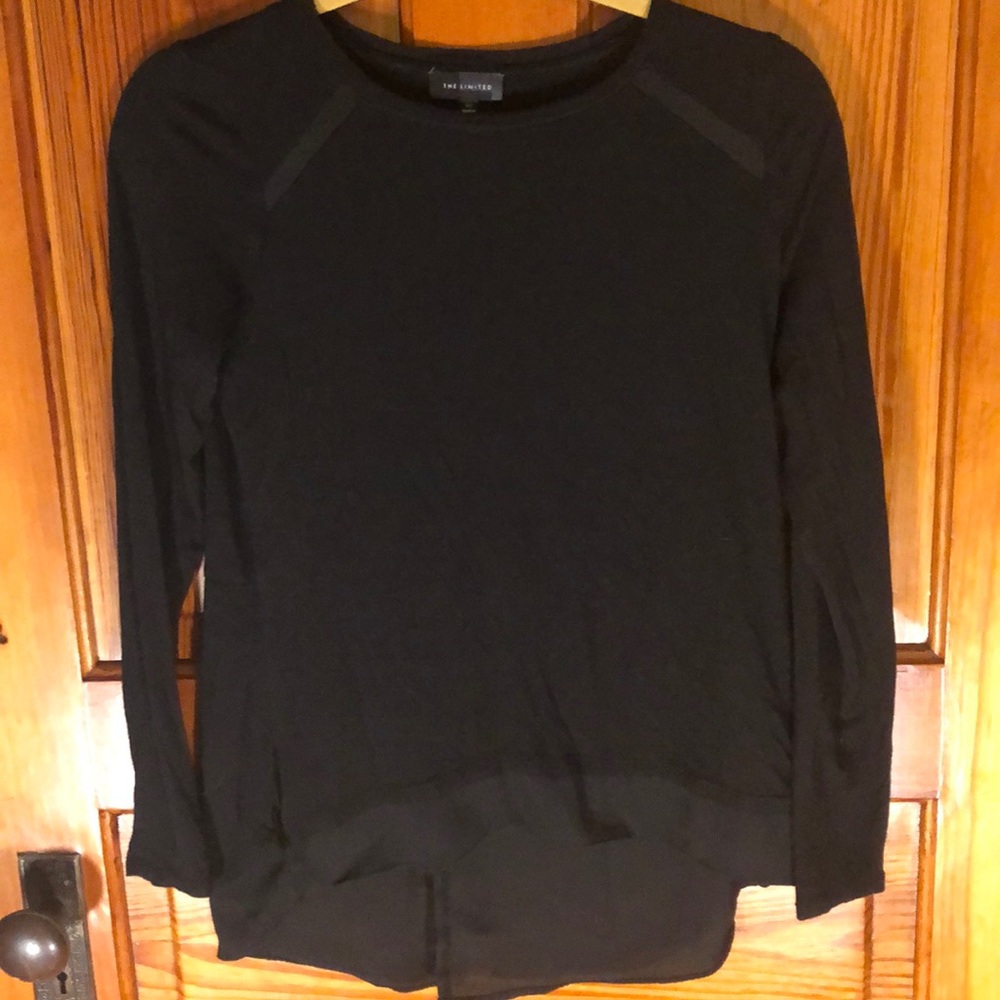 Chic the limited black top in size XS